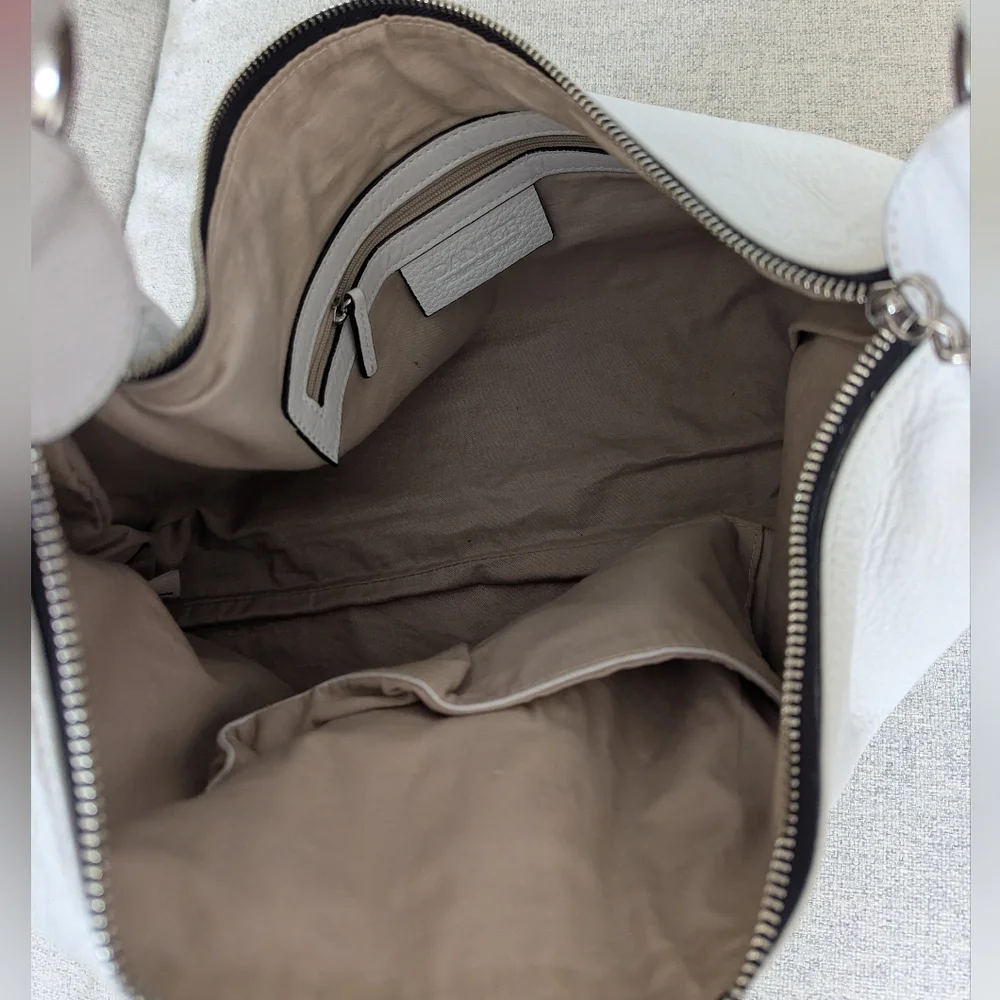 Elegant White Leather Hobo Bag - Picture 3 of 8